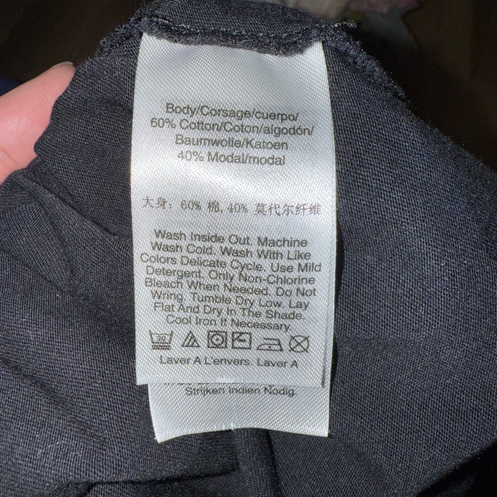 2 DKNY Women’s T-Shirts - Picture 9 of 10